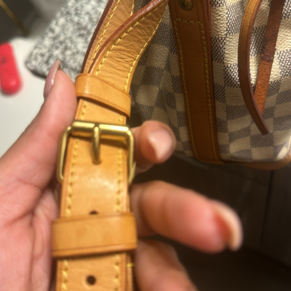 LV bucket bag - Picture 5 of 8